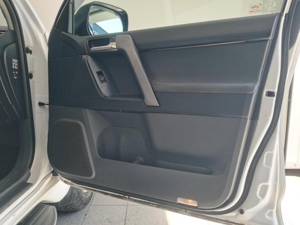 Toyota Land Cruiser Prado 150 Series с пробегом 2010 года, цена 2 390 000 рублей, 334320 км, внедорожник, Автокод Объявления