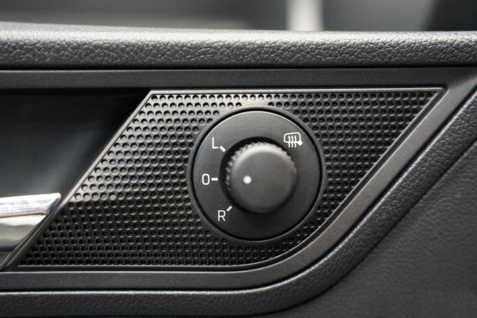 Skoda Rapid I Рестайлинг с пробегом 2019 года, цена 1 250 000 рублей, 158000 км, лифтбек, Автокод Объявления