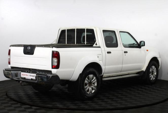 Nissan NP300 с пробегом 2008 года, цена 1 000 000 рублей, 107100 км, offers.body_type.unknown, Автокод Объявления