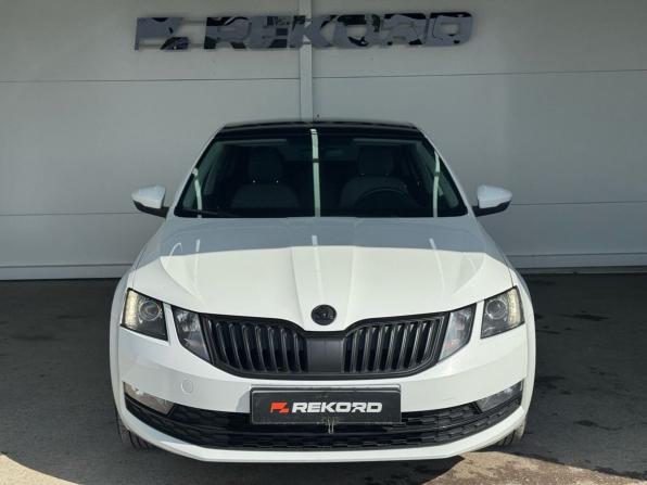 Skoda Octavia III (A7) Рестайлинг с пробегом 2018 года, цена 1 499 000 рублей, 229298 км, лифтбек, Автокод Объявления