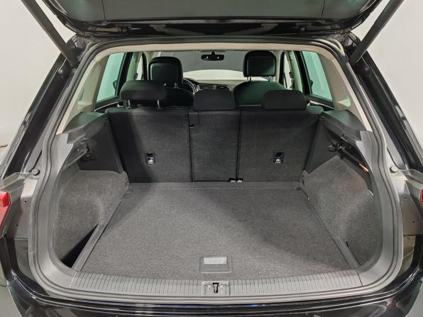 Volkswagen Tiguan II с пробегом 2018 года, цена 1 875 000 рублей, 219731 км, внедорожник, Автокод Объявления