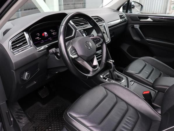 Volkswagen Tiguan II Рестайлинг с пробегом 2021 года, цена 3 253 000 рублей, 95809 км, внедорожник, Автокод Объявления