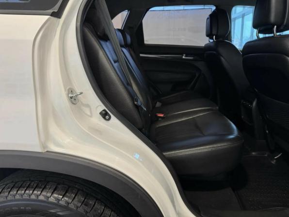 Kia Sorento II Рестайлинг с пробегом 2017 года, цена 1 739 000 рублей, 273542 км, внедорожник, Автокод Объявления
