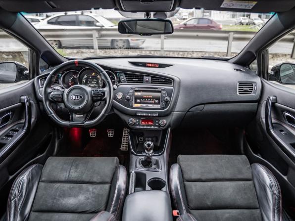 Kia Ceed GT I Рестайлинг с пробегом 2015 года, цена 1 339 000 рублей, 208046 км, хэтчбек, Автокод Объявления