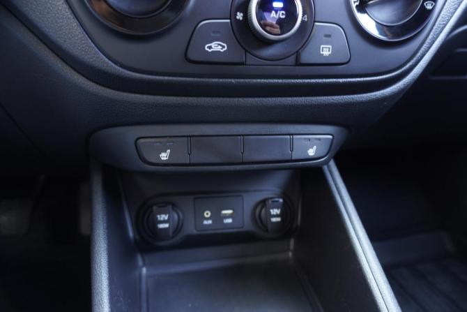 Hyundai Solaris II с пробегом 2017 года, цена 1 290 000 рублей, 52800 км, седан, Автокод Объявления