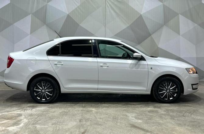 Skoda Rapid I с пробегом 2017 года, цена 999 000 рублей, 171890 км, лифтбек, Автокод Объявления