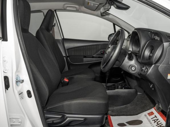 Toyota Vitz III (XP130) Рестайлинг 2 с пробегом 2018 года, цена 930 500 рублей, 54923 км, хэтчбек, Автокод Объявления