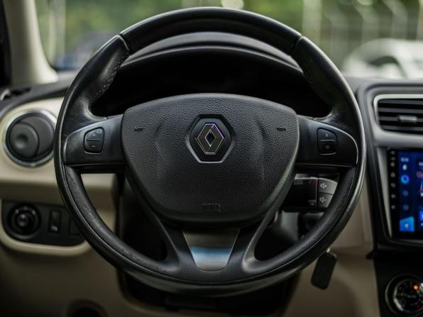 Renault Logan II с пробегом 2016 года, цена 699 000 рублей, 183418 км, седан, Автокод Объявления
