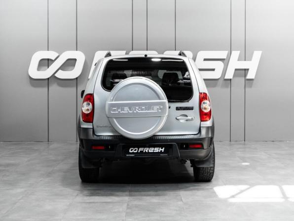 Chevrolet Niva I Рестайлинг с пробегом 2018 года, цена 720 000 рублей, 131708 км, внедорожник, Автокод Объявления