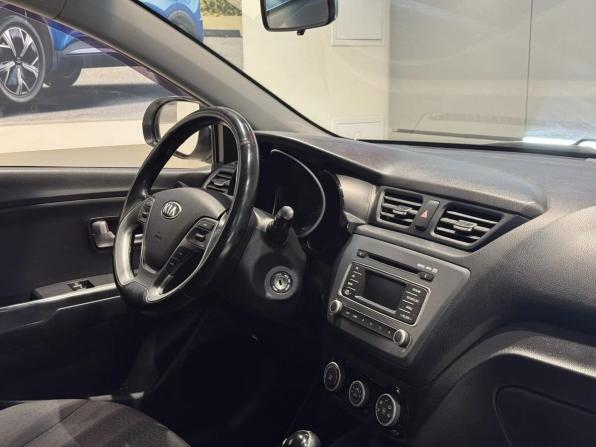 Kia Rio III Рестайлинг с пробегом 2015 года, цена 995 000 рублей, 137001 км, седан, Автокод Объявления