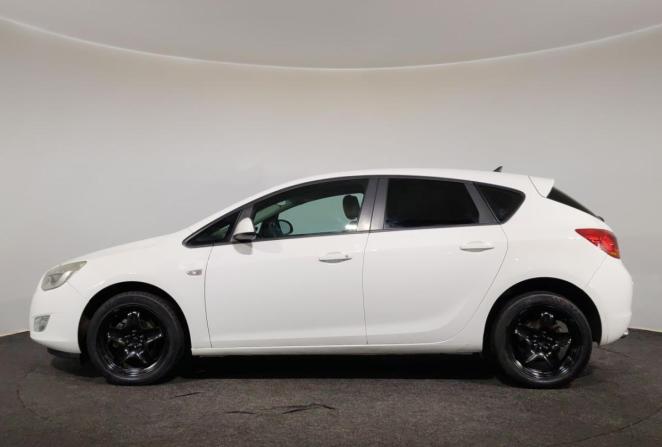 Opel Astra J с пробегом 2012 года, цена 650 000 рублей, 183161 км, хэтчбек, Автокод Объявления