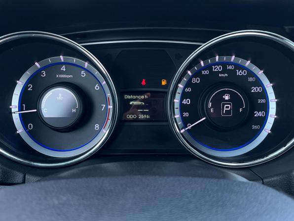 Hyundai Sonata VI (YF) с пробегом 2011 года, цена 920 000 рублей, 260000 км, седан, Автокод Объявления
