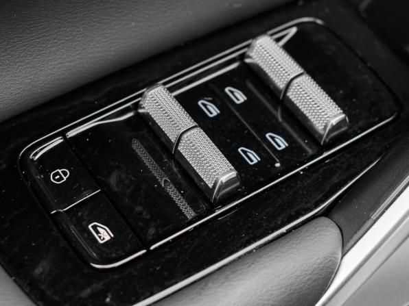 Geely Atlas II с пробегом 2024 года, цена 3 320 000 рублей, 7141 км, внедорожник, Автокод Объявления