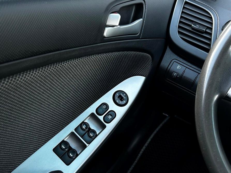 Hyundai Solaris I Санкт-Петербург  - изображение 16