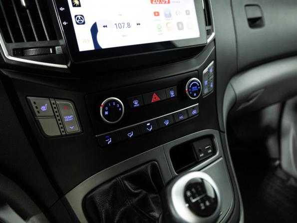 Hyundai H-1 II Рестайлинг 2 с пробегом 2021 года, цена 2 799 585 рублей, 111884 км, минивэн, Автокод Объявления