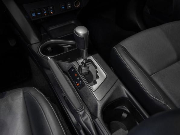 Toyota RAV4 IV (XA40) Рестайлинг с пробегом 2017 года, цена 2 495 000 рублей, 128150 км, внедорожник, Автокод Объявления