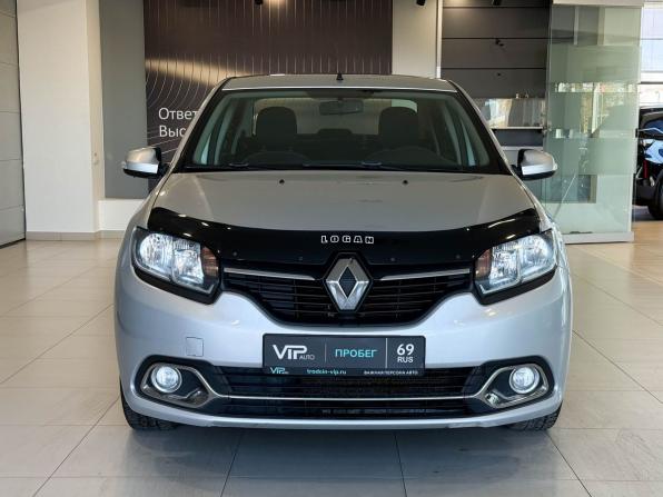 Renault Logan II с пробегом 2018 года, цена 897 000 рублей, 152820 км, седан, Автокод Объявления