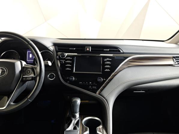 Toyota Camry VIII (XV70) с пробегом 2018 года, цена 2 395 000 рублей, 109715 км, седан, Автокод Объявления
