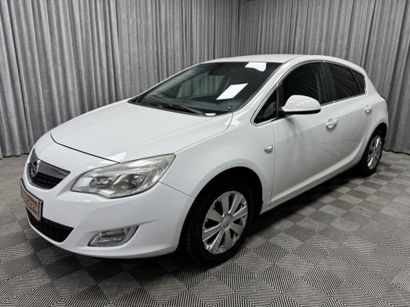 Opel Astra J с пробегом 2011 года, цена 599 000 рублей, 195596 км, хэтчбек, Автокод Объявления