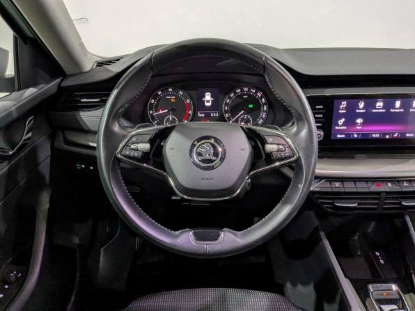 Skoda Octavia IV (A8) с пробегом 2021 года, цена 2 400 000 рублей, 79688 км, лифтбек, Автокод Объявления