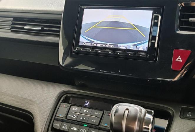 Honda Stepwgn V с пробегом 2015 года, цена 2 045 000 рублей, 117706 км, минивэн, Автокод Объявления