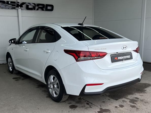 Hyundai Solaris II с пробегом 2017 года, цена 1 199 000 рублей, 161000 км, седан, Автокод Объявления