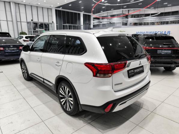 Mitsubishi Outlander III Рестайлинг 3 с пробегом 2019 года, цена 2 570 000 рублей, 75000 км, внедорожник, Автокод Объявления
