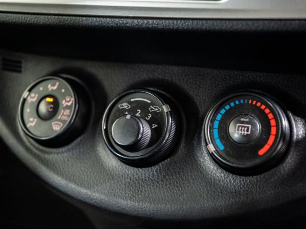 Toyota Vitz III (XP130) Рестайлинг с пробегом 2015 года, цена 725 000 рублей, 179944 км, хэтчбек, Автокод Объявления