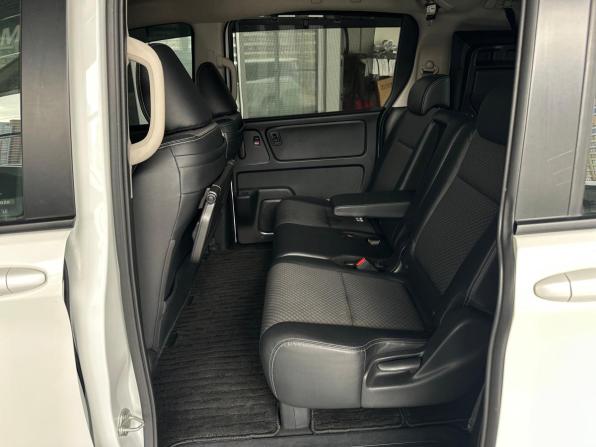 Honda Freed II Рестайлинг с пробегом 2021 года, цена 2 190 000 рублей, 70906 км, компактвэн, Автокод Объявления