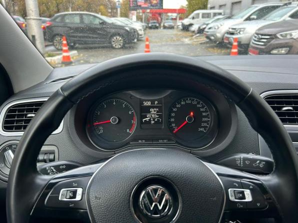 Volkswagen Polo V Рестайлинг с пробегом 2016 года, цена 1 200 000 рублей, 120783 км, седан, Автокод Объявления