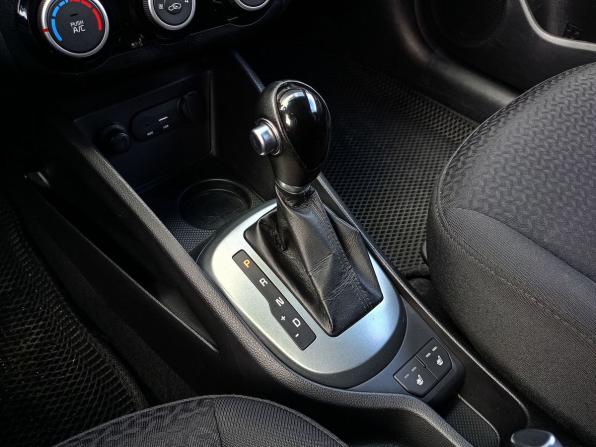 Kia Rio III Рестайлинг с пробегом 2016 года, цена 990 600 рублей, 164381 км, седан, Автокод Объявления