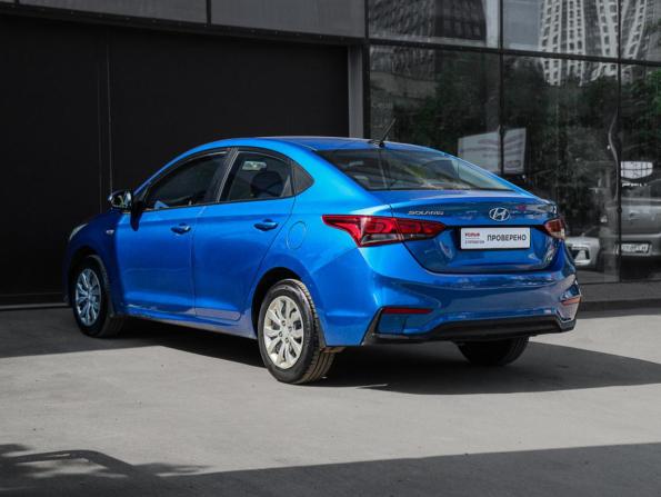 Hyundai Solaris II с пробегом 2017 года, цена 950 000 рублей, 218713 км, седан, Автокод Объявления