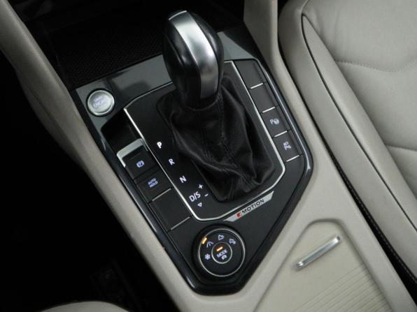 Volkswagen Tiguan II с пробегом 2019 года, цена 3 255 055 рублей, 135256 км, внедорожник, Автокод Объявления
