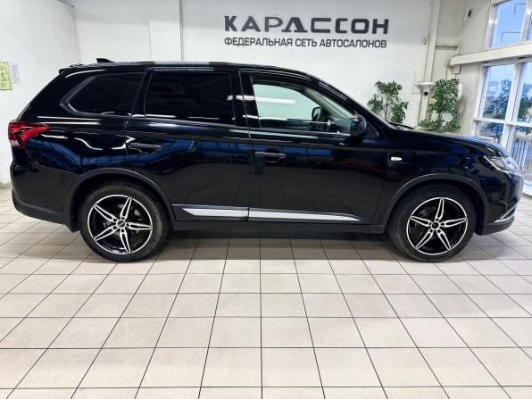 Mitsubishi Outlander III Рестайлинг 2 с пробегом 2017 года, цена 1 767 000 рублей, 149000 км, внедорожник, Автокод Объявления