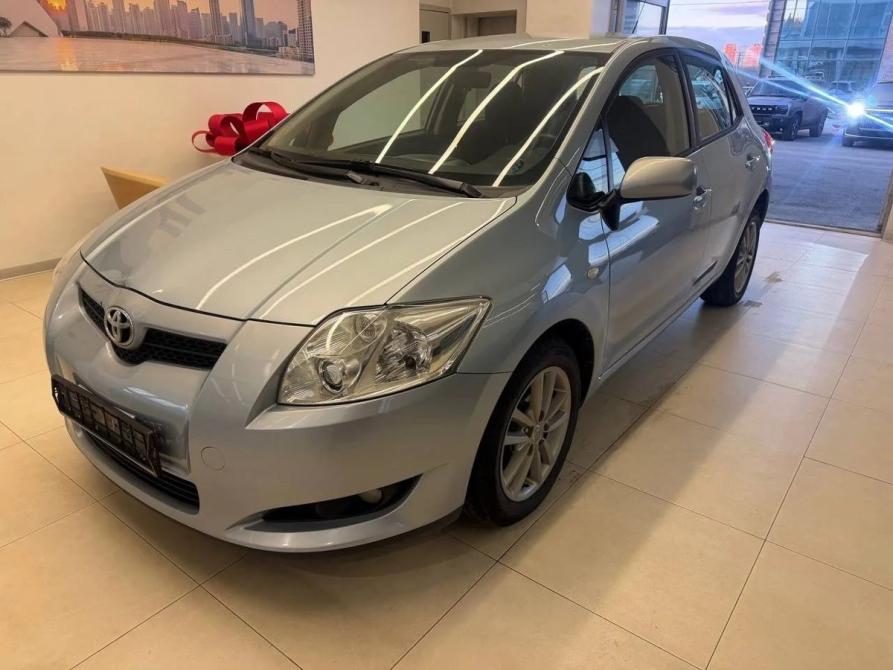 Toyota Auris I Челябинск  - изображение 1