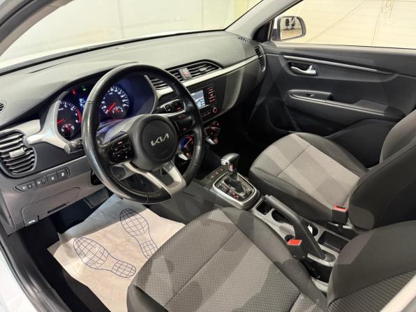 Kia Rio IV Рестайлинг с пробегом 2021 года, цена 1 790 000 рублей, 68001 км, седан, Автокод Объявления