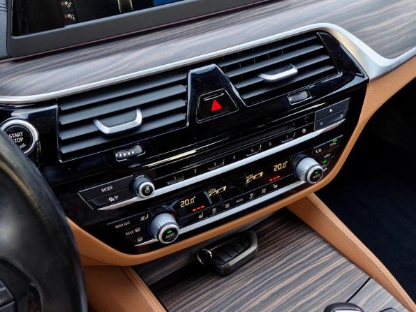 BMW 5 серии VII (G30/G31/G38) с пробегом 2017 года, цена 3 299 000 рублей, 178637 км, седан, Автокод Объявления