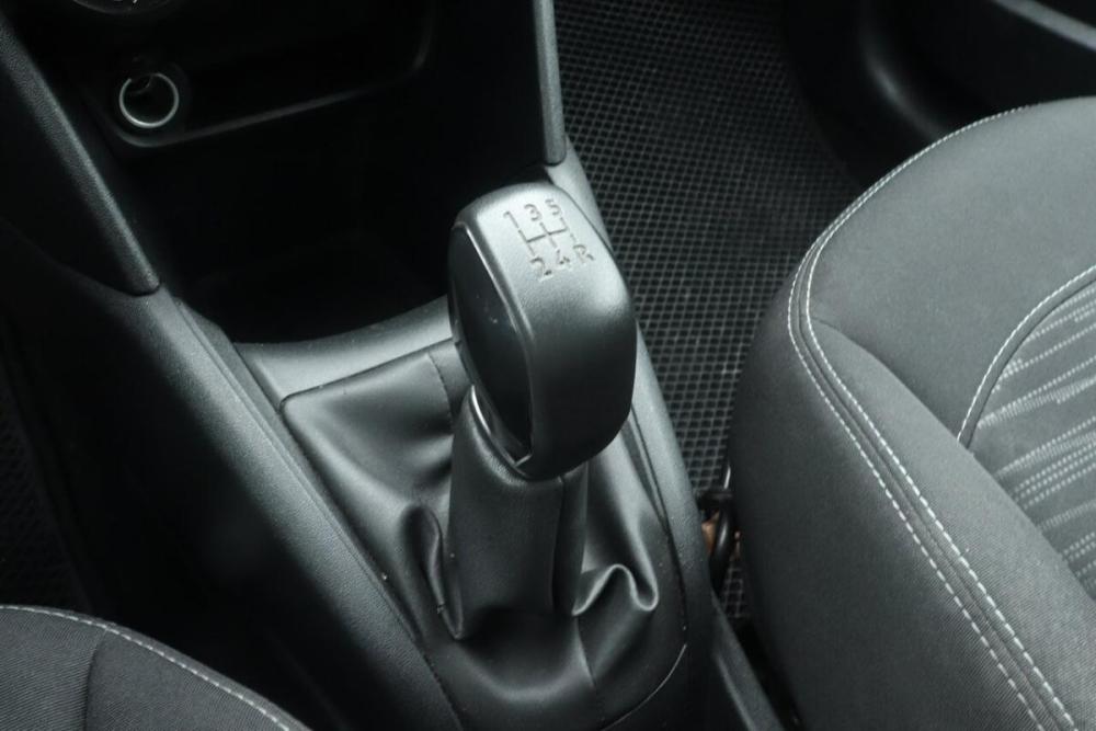 Peugeot 208 I Казань  - изображение 12