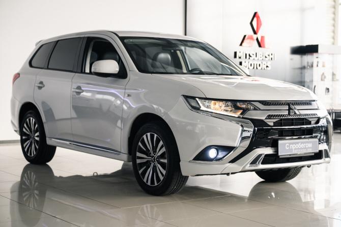 Mitsubishi Outlander III Рестайлинг 3 с пробегом 2022 года, цена 2 650 000 рублей, 19400 км, внедорожник, Автокод Объявления