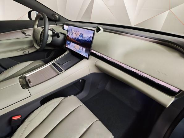 Exeed Exlantix ES с пробегом 2025 года, цена 4 900 000 рублей, 495 км, седан, Автокод Объявления