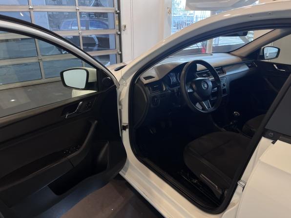 Skoda Rapid I с пробегом 2014 года, цена 495 000 рублей, 211030 км, лифтбек, Автокод Объявления