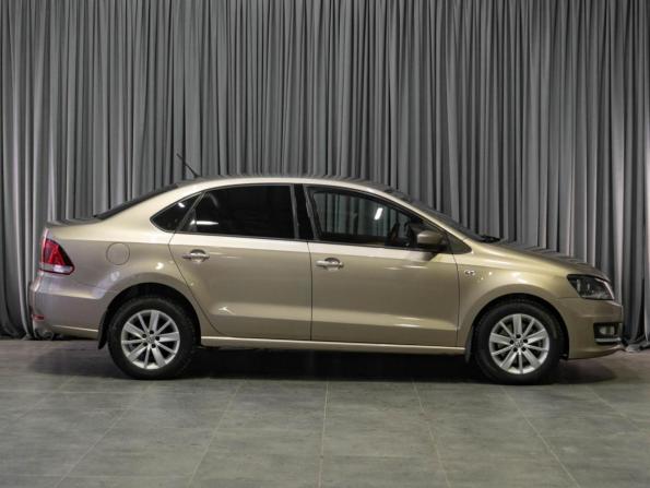 Volkswagen Polo V Рестайлинг с пробегом 2016 года, цена 1 149 000 рублей, 142101 км, седан, Автокод Объявления