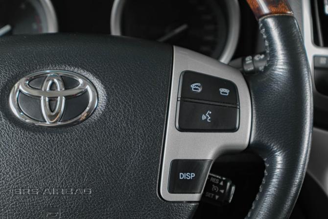 Toyota Land Cruiser 200 Series Рестайлинг 1 с пробегом 2013 года, цена 3 999 000 рублей, 330000 км, внедорожник, Автокод Объявления