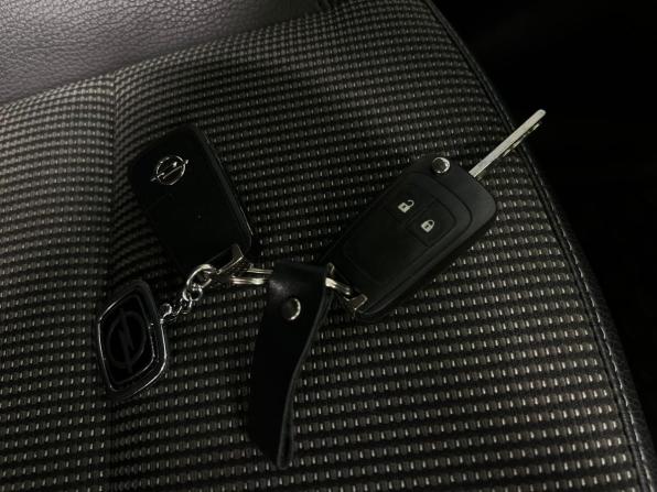Opel Astra J с пробегом 2010 года, цена 799 000 рублей, 132710 км, хэтчбек, Автокод Объявления