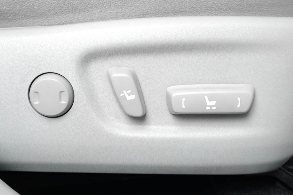 Toyota Prius III (XW30) Тюмень  - изображение 18