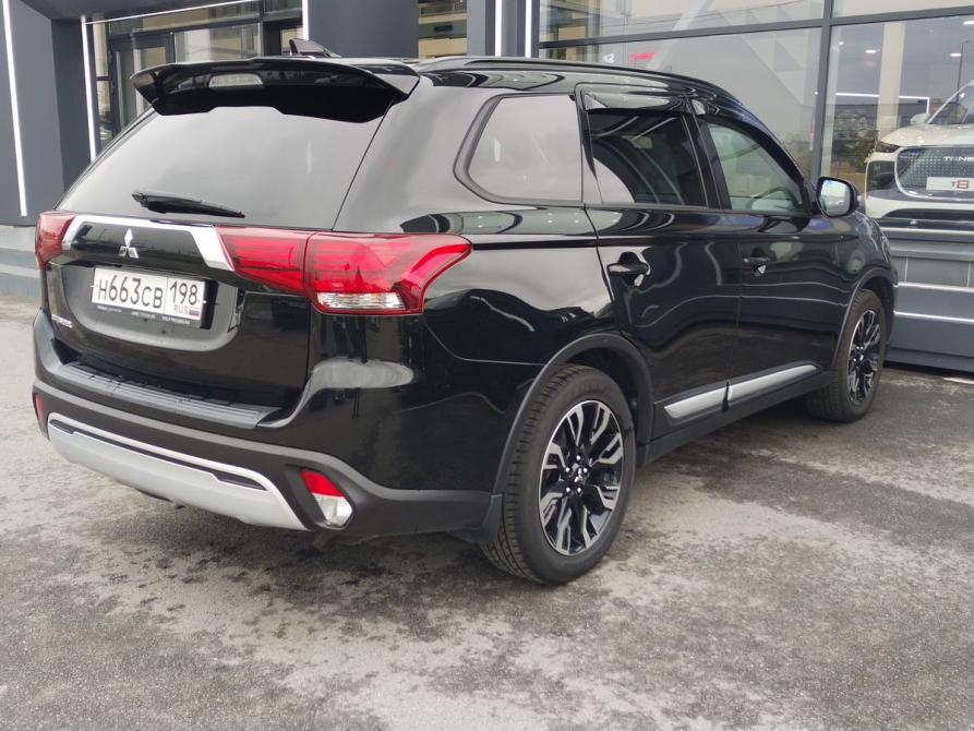Mitsubishi Outlander III Рестайлинг 3 Санкт-Петербург  - изображение 3