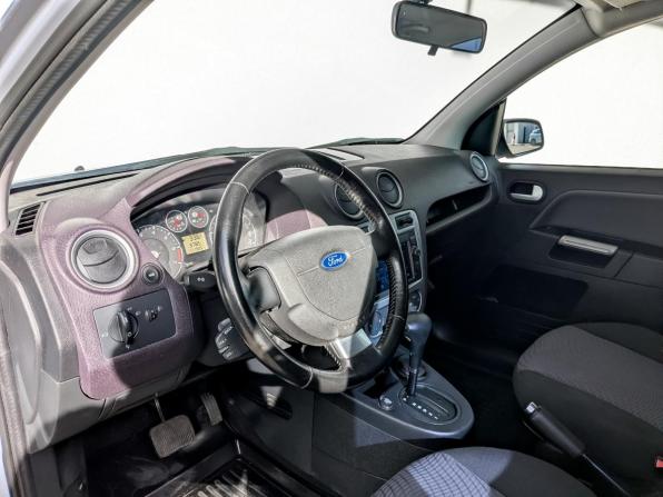 Ford Fusion I Рестайлинг с пробегом 2012 года, цена 800 000 рублей, 111925 км, хэтчбек, Автокод Объявления