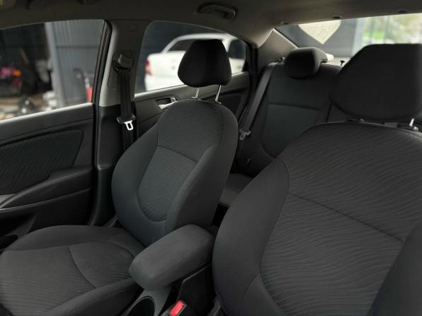 Hyundai Solaris I Рестайлинг с пробегом 2015 года, цена 949 000 рублей, 177331 км, седан, Автокод Объявления