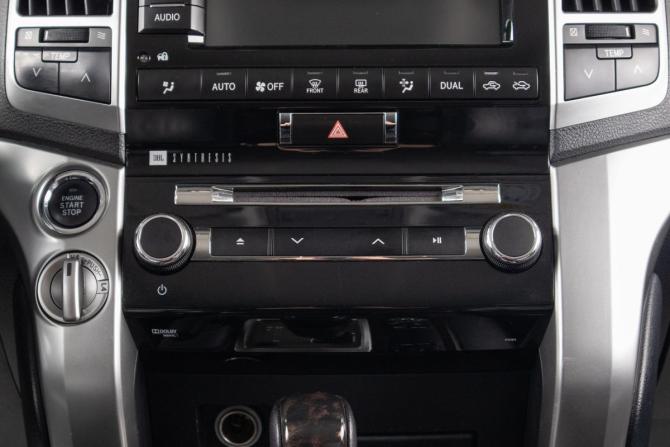 Toyota Land Cruiser 200 Series Рестайлинг 1 с пробегом 2013 года, цена 3 899 000 рублей, 288584 км, внедорожник, Автокод Объявления