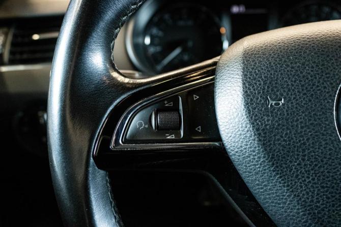 Skoda Octavia III (A7) с пробегом 2015 года, цена 1 365 000 рублей, 188201 км, лифтбек, Автокод Объявления